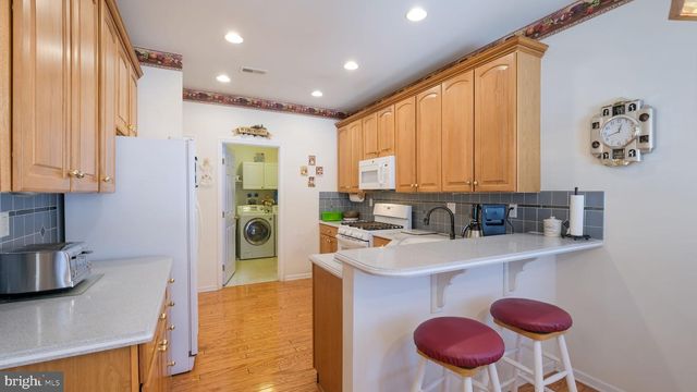 627 BELLFLOWER RD, Langhorne, PA 19047