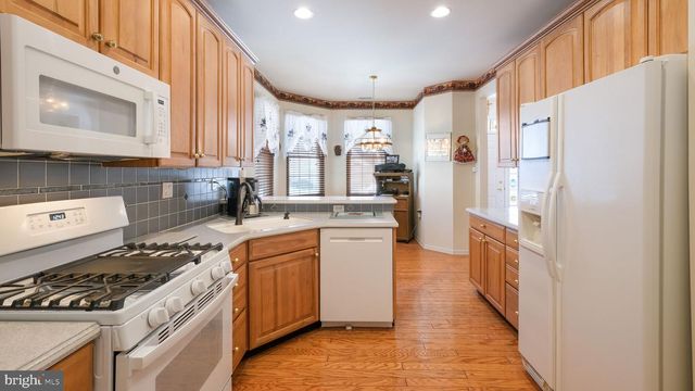 627 BELLFLOWER RD, Langhorne, PA 19047