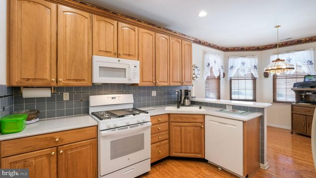 627 BELLFLOWER RD, Langhorne, PA 19047