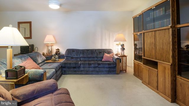 627 BELLFLOWER RD, Langhorne, PA 19047