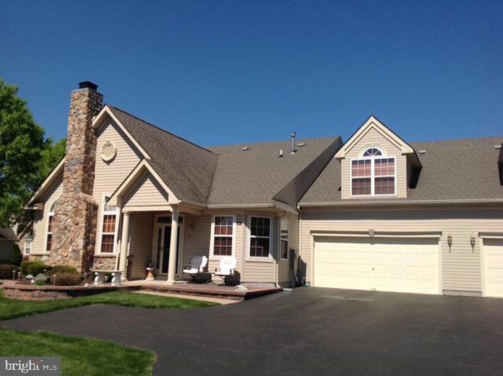 627 BELLFLOWER RD, Langhorne, PA 19047