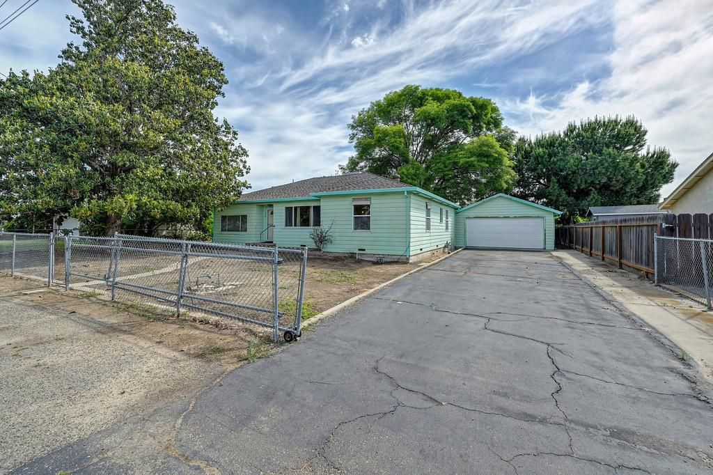 516 Acacia Ave, Manteca, CA 95336