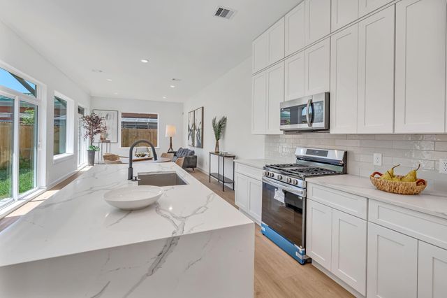 3620 Sauer Street B, Houston, TX 77004