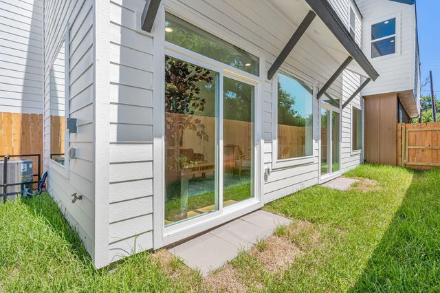 3620 Sauer Street B, Houston, TX 77004