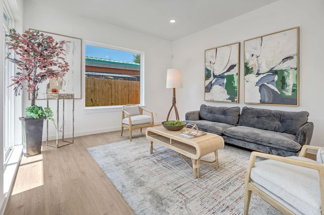 3620 Sauer Street B, Houston, TX 77004