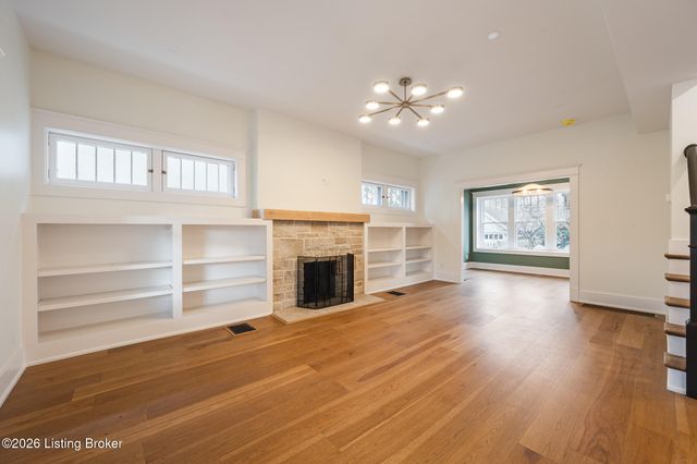 2325 Carolina Ave, Louisville, KY 40205