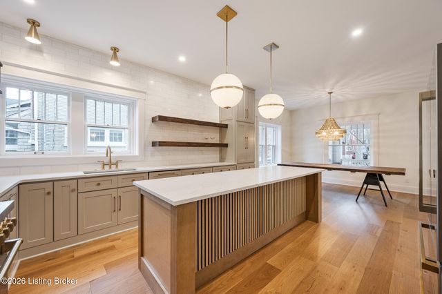 2325 Carolina Ave, Louisville, KY 40205