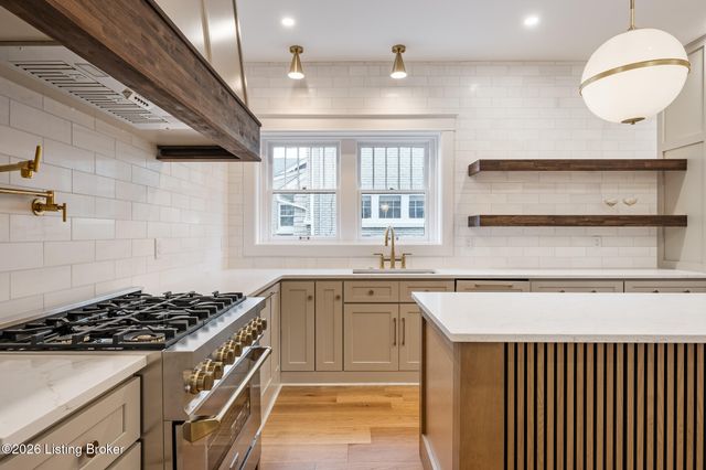 2325 Carolina Ave, Louisville, KY 40205