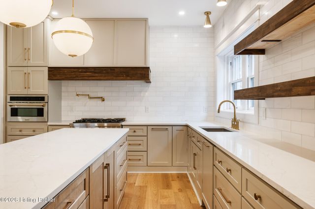 2325 Carolina Ave, Louisville, KY 40205