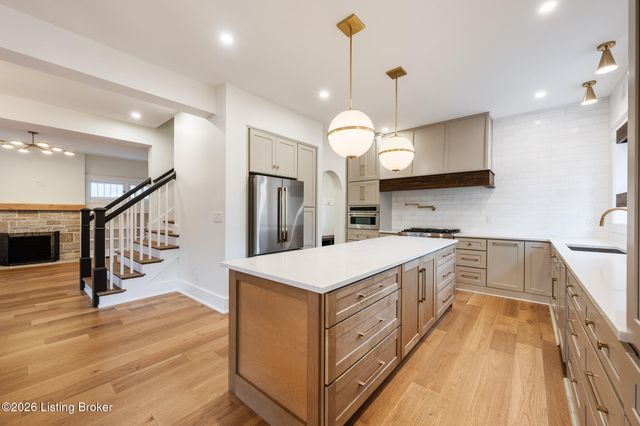 2325 Carolina Ave, Louisville, KY 40205