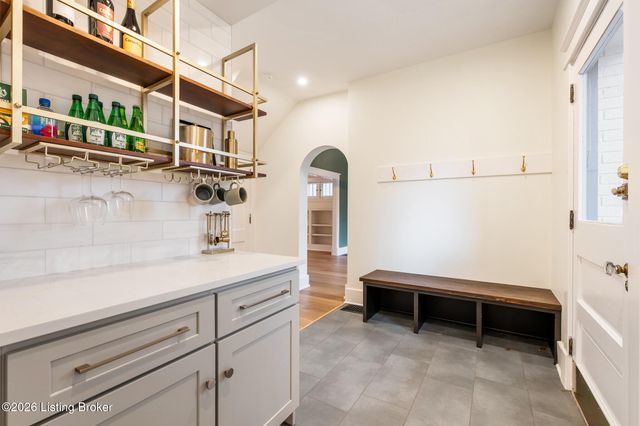 2325 Carolina Ave, Louisville, KY 40205