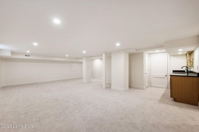 2325 Carolina Ave, Louisville, KY 40205