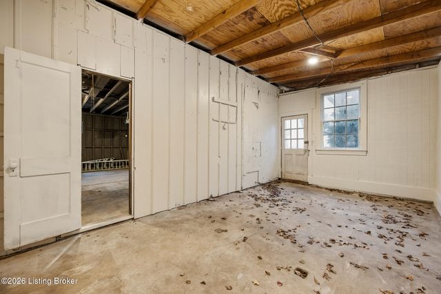 2325 Carolina Ave, Louisville, KY 40205