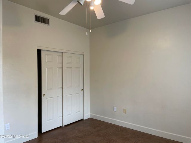 1049 N Pressyc Place, Tucson, AZ 85710