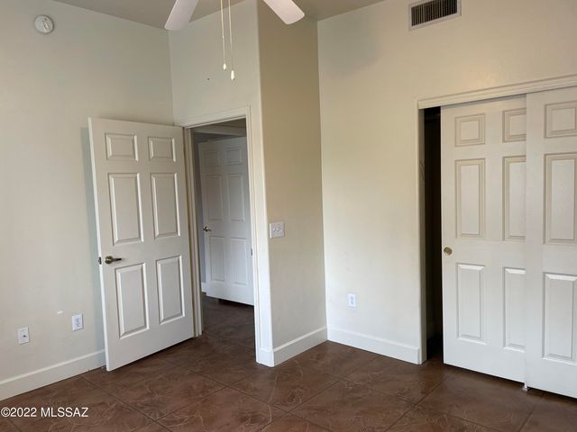 1049 N Pressyc Place, Tucson, AZ 85710