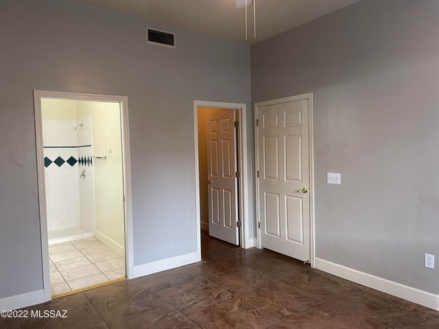1049 N Pressyc Place, Tucson, AZ 85710