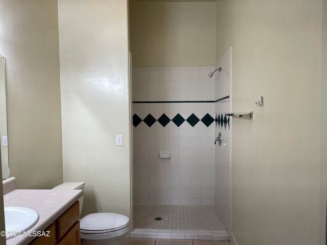 1049 N Pressyc Place, Tucson, AZ 85710