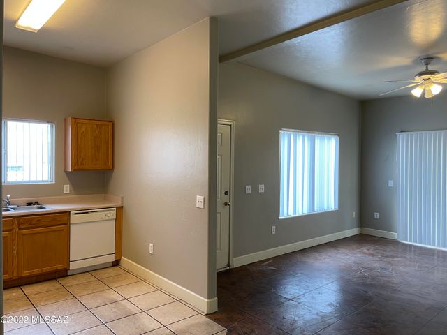 1049 N Pressyc Place, Tucson, AZ 85710