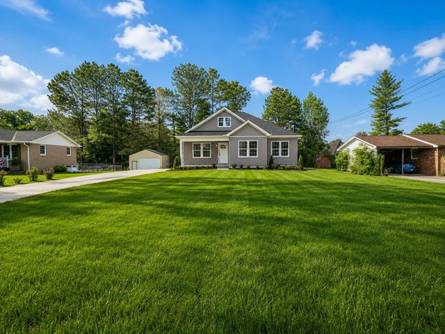108 Phillips Rd, Charlotte, TN 37036