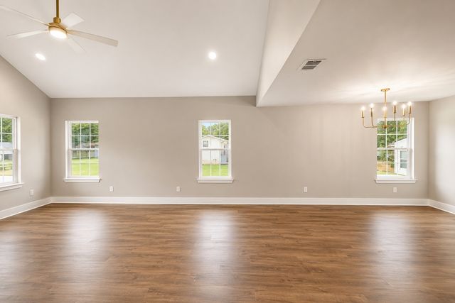 108 Phillips Rd, Charlotte, TN 37036