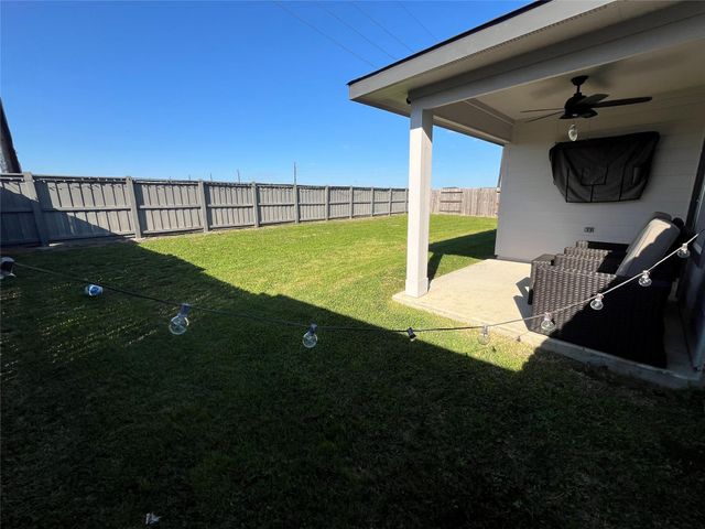 827 Teal Moon Drive, Rosharon, TX 77583