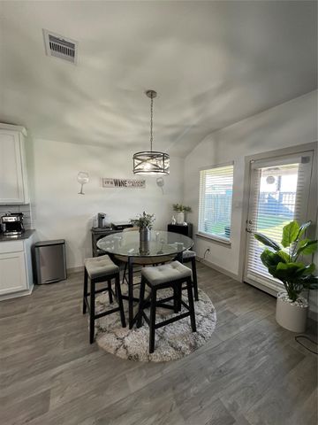 827 Teal Moon Drive, Rosharon, TX 77583