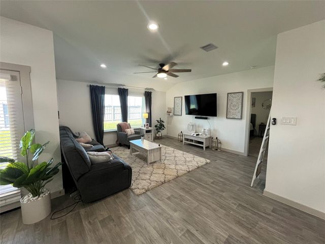 827 Teal Moon Drive, Rosharon, TX 77583