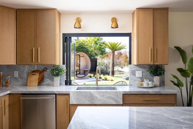 1502 Vanessa Cir, Encinitas, CA 92024