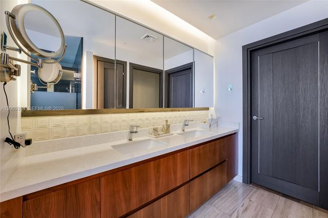 2020 N Bayshore Dr 3902, Miami, FL 33137