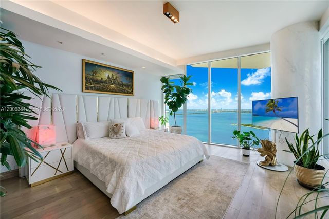 2020 N Bayshore Dr 3902, Miami, FL 33137