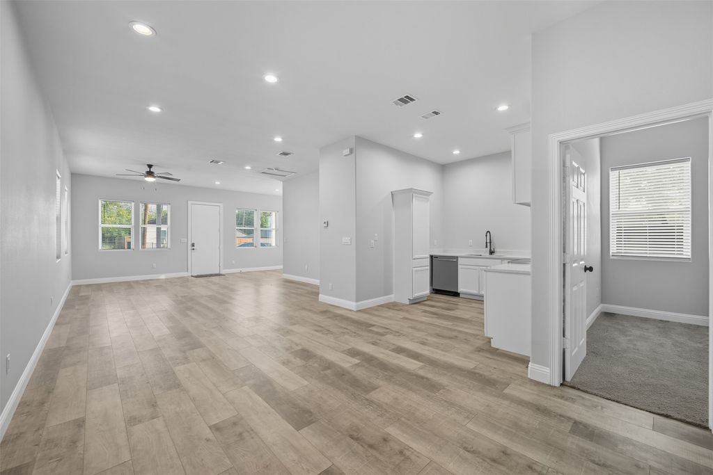 914 E Tucker Street, Fort Worth, TX 76104 — photo 3