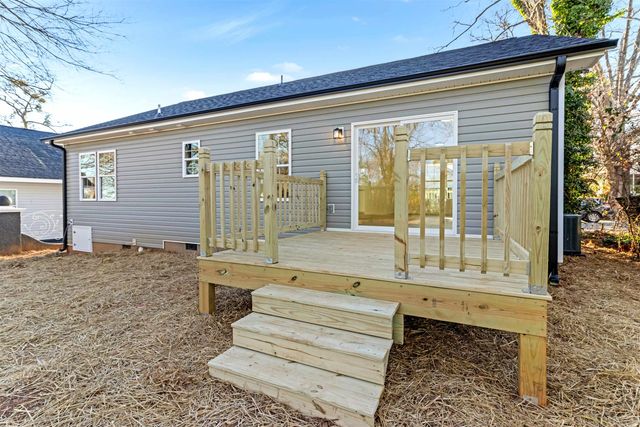 467 Breeze Street, Spartanburg, SC 29301