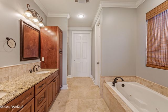 209 Psalm Court, Youngsville, LA 70592