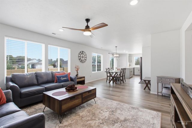 12352 Nantes Ct, Caldwell, ID 83607