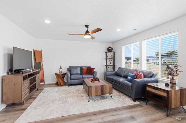 12352 Nantes Ct, Caldwell, ID 83607