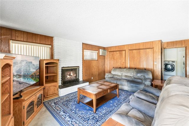 1537 W Edithia, Anaheim, CA 92802