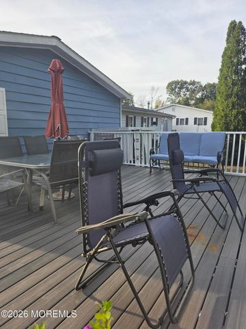 6 Fawn Run, Manalapan, NJ 07726