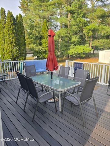 6 Fawn Run, Manalapan, NJ 07726
