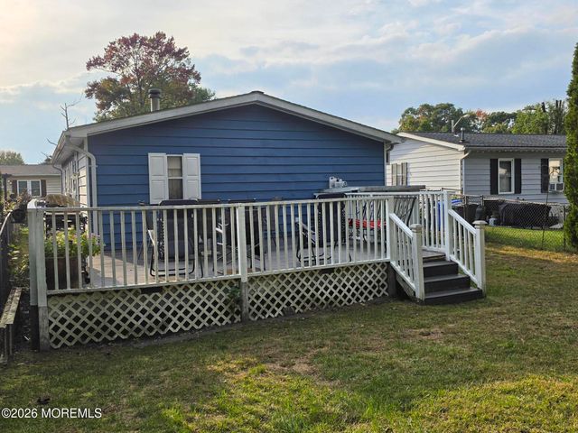 6 Fawn Run, Manalapan, NJ 07726