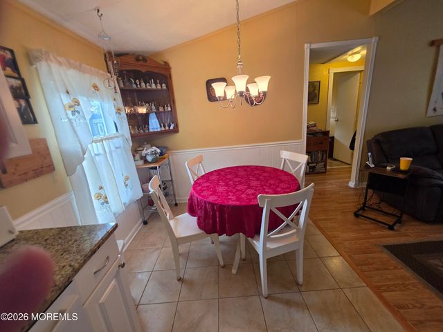 6 Fawn Run, Manalapan, NJ 07726