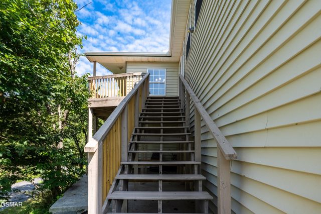 1225 Paradise Lane, Dandridge, TN 37725