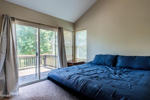 1225 Paradise Lane, Dandridge, TN 37725
