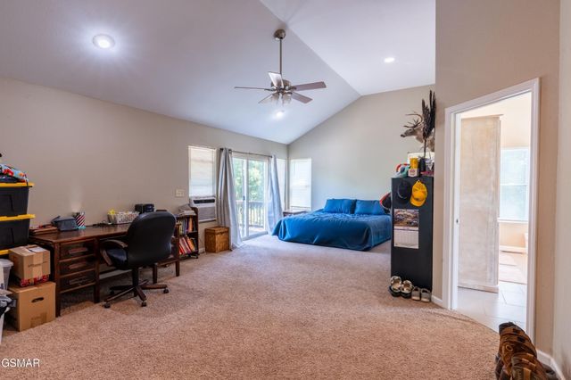 1225 Paradise Lane, Dandridge, TN 37725