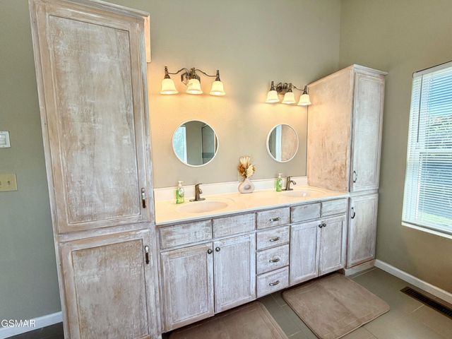 1225 Paradise Lane, Dandridge, TN 37725