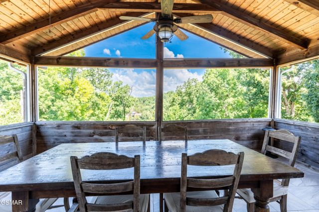 1225 Paradise Lane, Dandridge, TN 37725