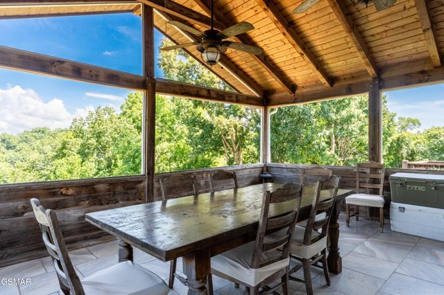 1225 Paradise Lane, Dandridge, TN 37725
