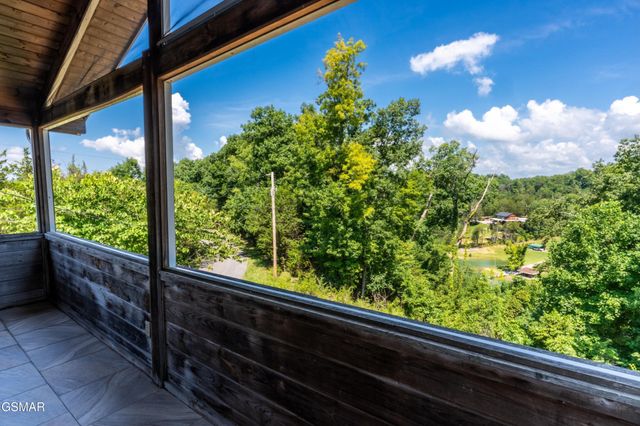 1225 Paradise Lane, Dandridge, TN 37725