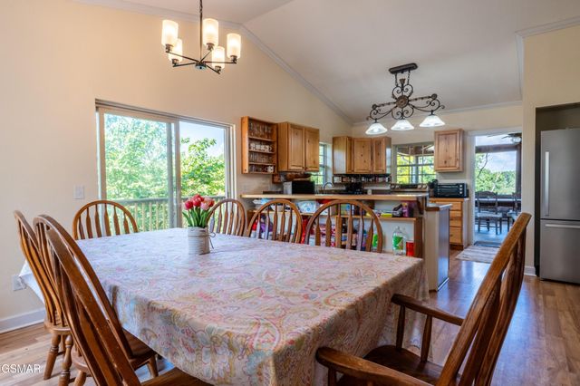 1225 Paradise Lane, Dandridge, TN 37725