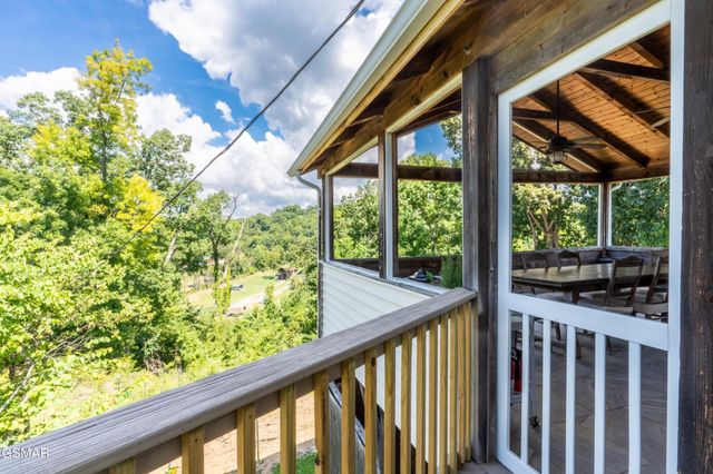 1225 Paradise Lane, Dandridge, TN 37725