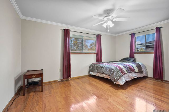 5820 Glen Oaks Dr, Baton Rouge, LA 70811